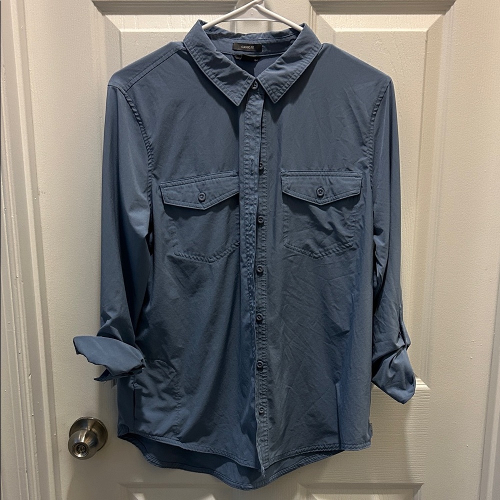 Eddie Bauer Women's Blue Button-Up Blouse